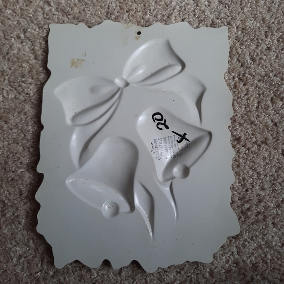 Vintage 60s Princess Sculpted Christmas Decorations red bells plastic wall decor - Picture 7 of 8